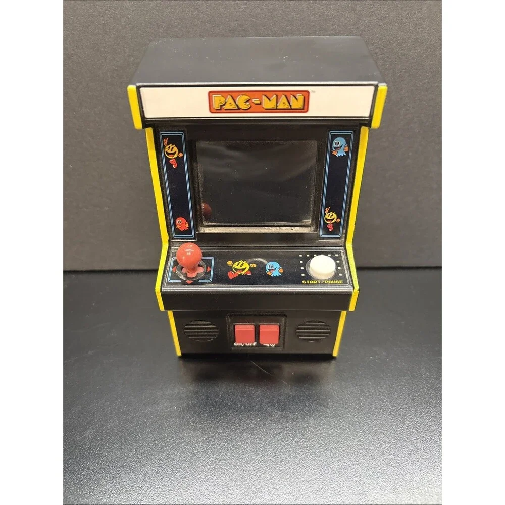 Pac-Man Retro Mini Arcade Classic Game 2009 Bandai Namco Color Screen # 09545